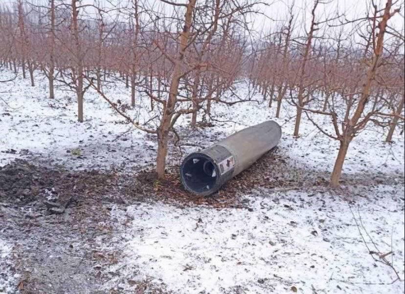 ivandedavid's tweet photo. ⚠️ Moldavia🇲🇩 está en peligro! Las Fuerzas Armadas de Ucrania🇺🇦 atacan el país con misiles S-300 ^ ^

▪️Restos del cohete de etapa superior de defensa aérea S-300 encontrado en Moldavia, escriben los medios locales.

#Rusia #Moldavia #UcraniaNazi https://t.co/EGSxAnuBeQ