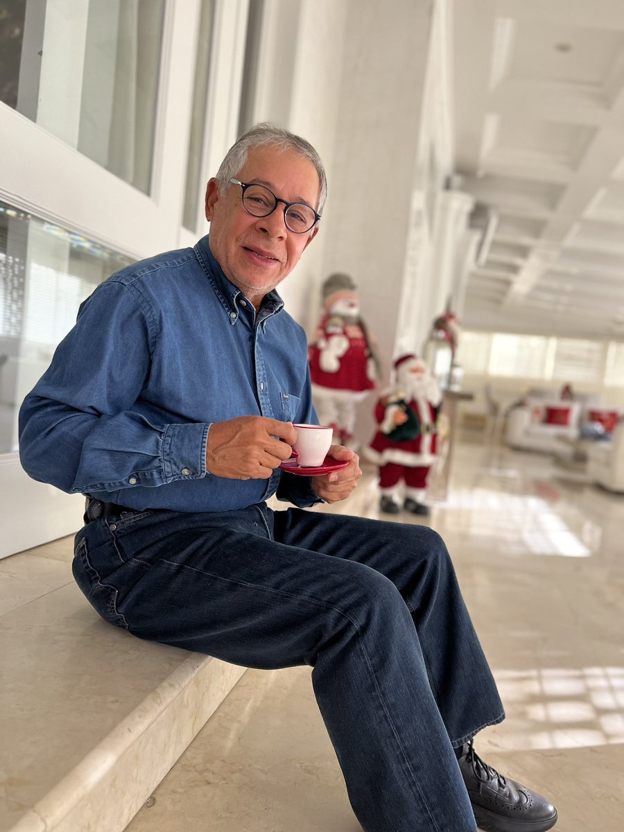 masinformadoRD's tweet photo. Me dicen q el hombre también está joceando su decreto, Panamá será el destino, al igual q su Robertico q jocea hasta más no poder el PROPEPP, pero nada, esperemos, q falta un mes todavía, falta q el Pte @luisabinader prepare la navidad de los PRM, y luego los reyes de ustedes. https://t.co/UhQCoF0F3L