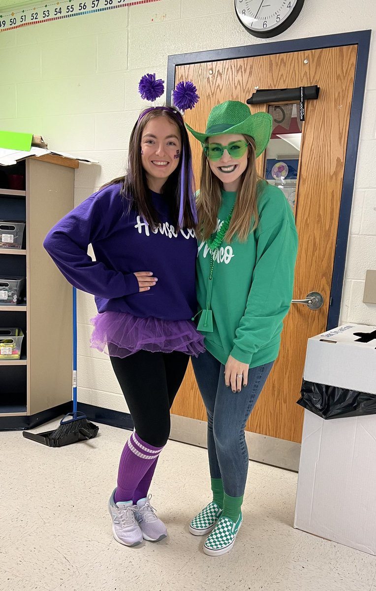 misskdewar_'s tweet photo. Fun theme days to mark the last 12 days before Winter Break. So incredible lucky to be surrounded by the best educators ❤️ https://t.co/F1QRDNAapD