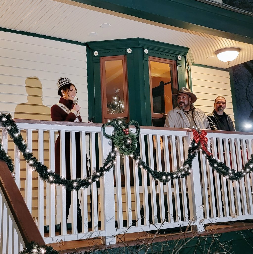 35th_Ward's tweet photo. It's officially Walt Disney Day in Chicago! 

Ald. Carlos Ramirez-Rosa is at the @WDBirthplace in Hermosa to celebrate Disney's birthday and the Walt Disney Birthplace's new partnership with @YMCAChicago.

Thank you YMCA for supporting this 35th Ward institution! https://t.co/HN1ISIHr6P