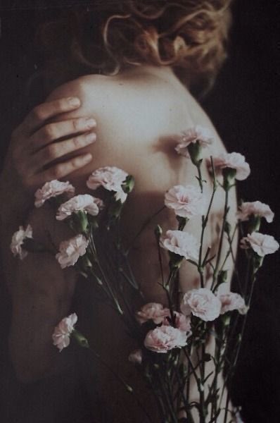 —————— 『 空 条 』  ——————

          『　あ〜
            青い風、

            切って
            走れ
            あの島へ。。。』

❦ : #OpenRP • #JoJoRP • #SFWRP