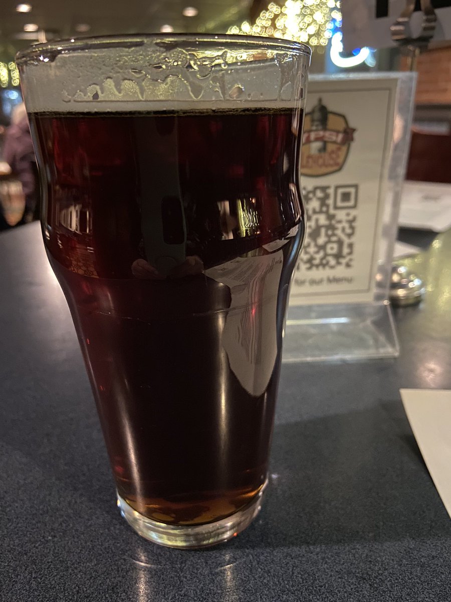 Breadchick's tweet photo. Great Czech style dark pilsner! Waiting on friends for dinner and holiday cheer. #ypsiAleHouse #smallcraftbrewery #mondaydrinking https://t.co/ysjqWZtNBn