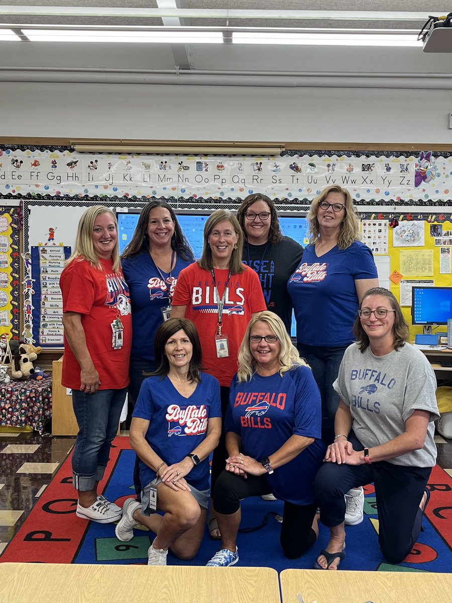 MrsRuddsKinder's tweet photo. @MadGlab English Village Elementary kindergarten team 😎 leader says Josh Allen for the favorite player ❤️ https://t.co/Ez0XVbKaKa