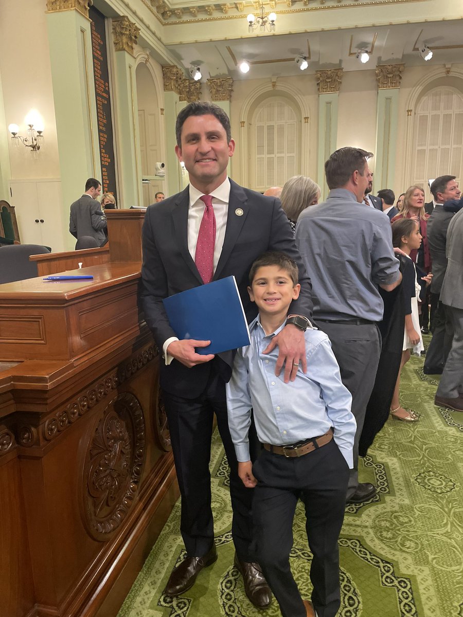AsmJesseGabriel's tweet photo. It was really special to have my family join me as I took the Oath of Office for the 2023-2024 session. I’m so proud to represent the Valley in the Legislature and grateful for this opportunity to make a difference. Ethan even helped me introduce my first bill of the new session! https://t.co/nKX4oMfSuP