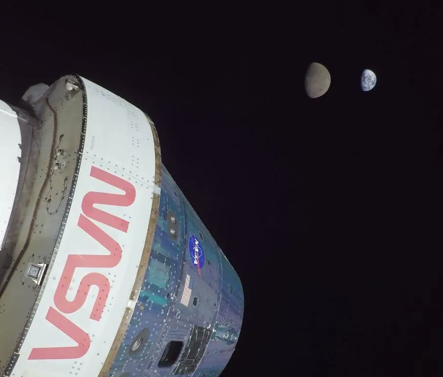 ilovesaclibrary's tweet photo. The Orion spacecraft's record-setting distance from Earth made for some stunning photography 🌕 🚀 #ilovesaclibrary #library #books #satx #saclibrary https://t.co/vRDIiyqgAX @engadget
Great photography from NASA can be found at your SAC Library https://t.co/d8uZdZbbLY https://t.co/WlgE7G4zTR