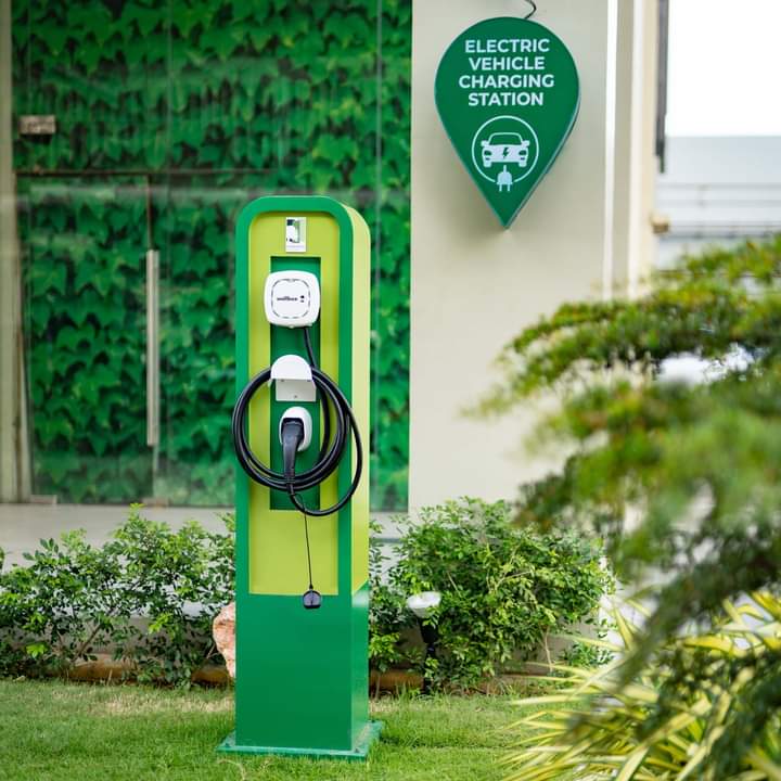 imranSa11984161's tweet photo. TECHNOLOGY : Oakridge Business Park has deployed the first ever Business Park Electric Vehicle (EV) Charging Station in Cebu as part of its sustainable roadmap! #G8 #Technilogy #OakridgeBusinessPark
#EVCharging #cebucity #Philippines https://t.co/VjFigCBWNj