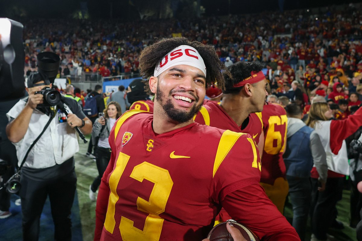 BleacherReport's tweet photo. 2022 Heisman Finalists:

🏆 Caleb Williams
🏆 C.J. Stroud
🏆 Max Duggan
🏆 Stetson Bennett

Who ya got? https://t.co/y7bbHGHfyj