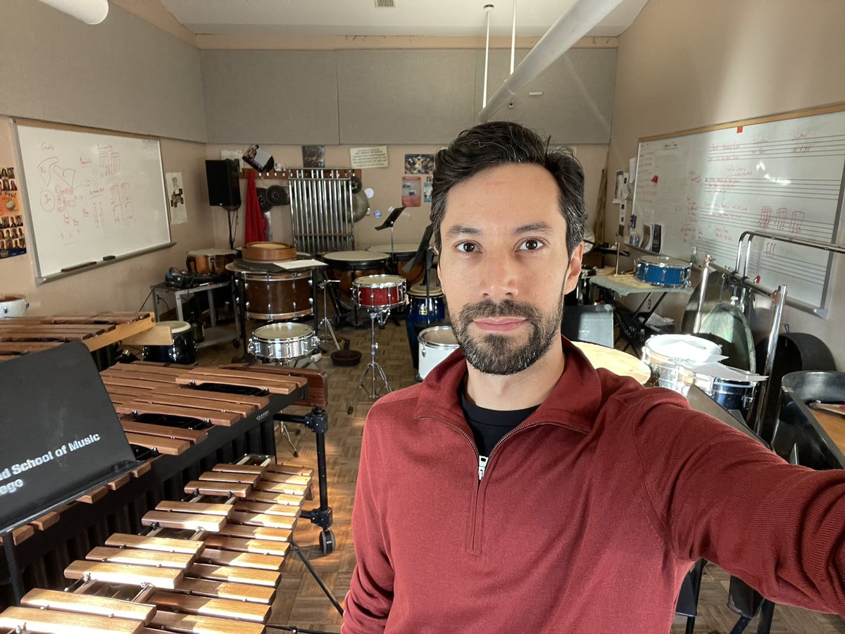 andyblancomusic's tweet photo. Wearing #Red4HigherEd today in solidarity with my fellow @PSC_CUNY members demanding a #NewDeal4CUNY! 
@QC_News #aaroncoplandschoolofmusic https://t.co/l1JL6a3Ec3
