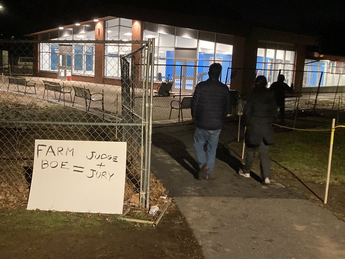 About 200 at Farmington's school board tonight .... dissatisfaction about last month's vote against Diwali as a school holiday &amp; removing Yom Kippur and Rose Hashanah