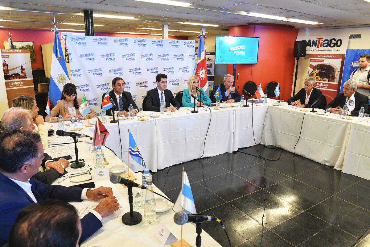 FOVIRA_Arg's tweet photo. #Fovira @magariovero encabezó la reunión del Foro permanente de Vicegobernadoras y Vicegobernadores de la República Argentina junto al ministro @wadodecorrido 

🔗 Artículo completo https://t.co/F7fTETViYY https://t.co/xoPRXT1K0M