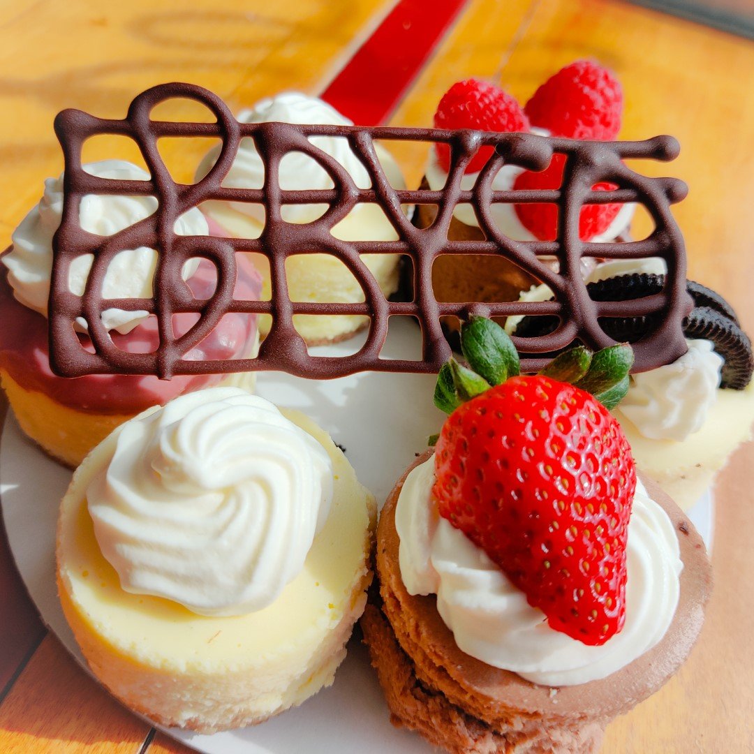 7ate9 Bakery tweet media