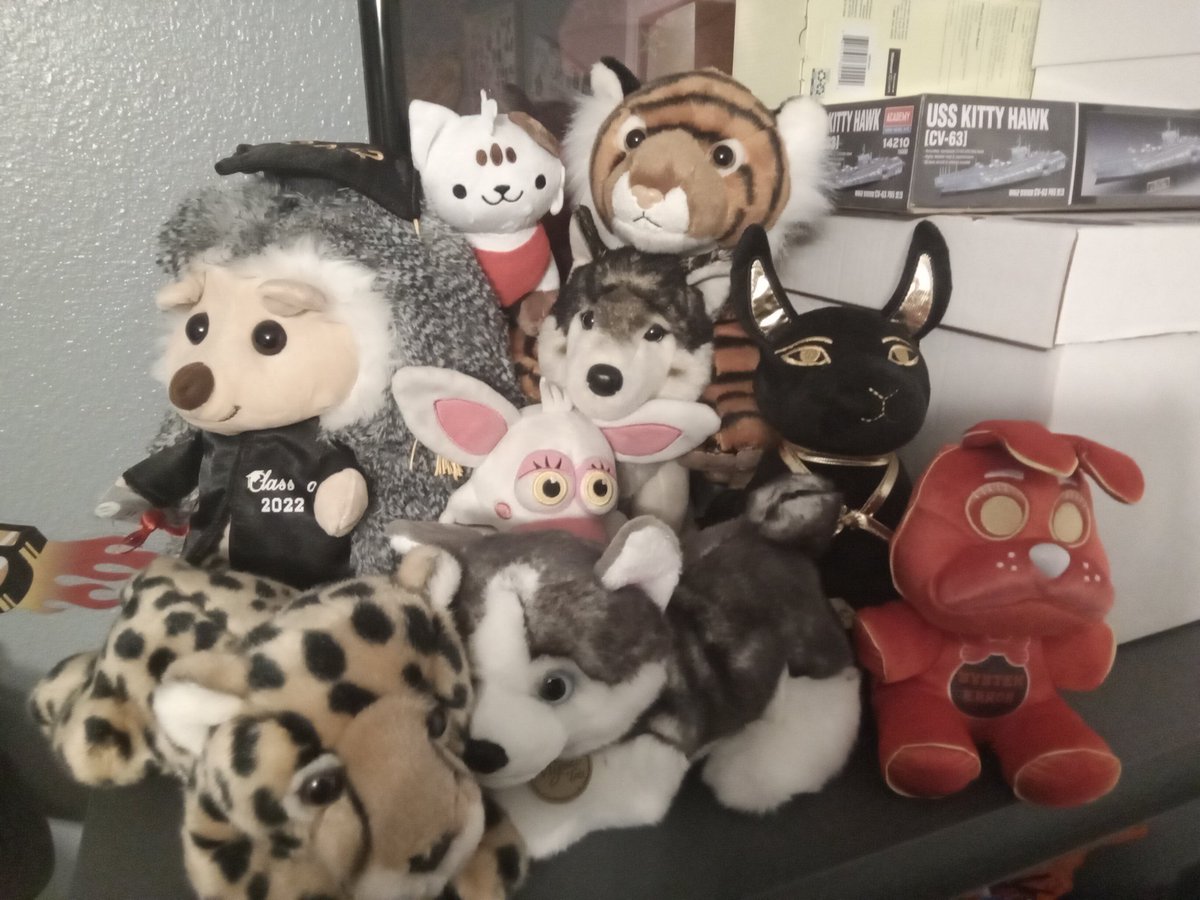 it_huntress's tweet photo. @Chipflake after travelling to the US and and back 2 times, he has arrived, and is a wonderfull addition to my growing collection. #plushie #chipflake https://t.co/eQvfA3pfVW