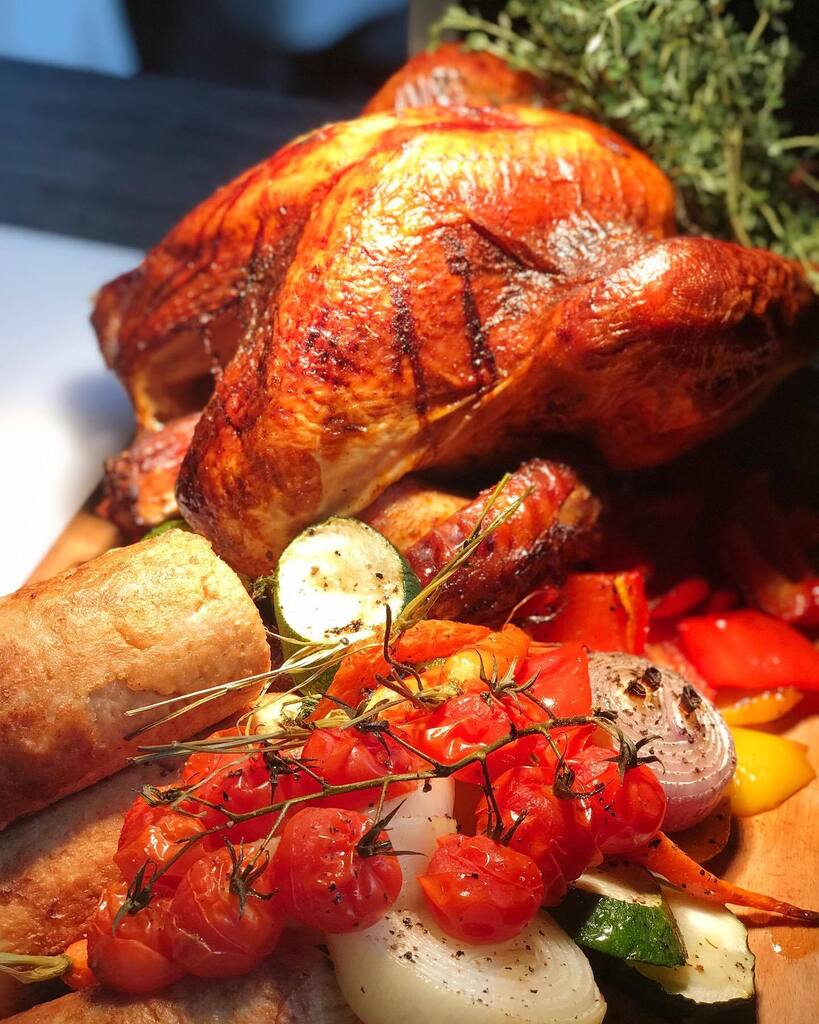 Best Christmas Turkey 2022? @panpacificsingapore’s Traditional Roasted Turkey (8 to 12 servings, contains pork, S$260) 😀 

With Chestnut stuffing, Winter Vegetables, Gravy and Cranberry Sauce. 🎄 

So tender and well-brined, this thing will steal the … instagr.am/p/Clzk0AJS--O/