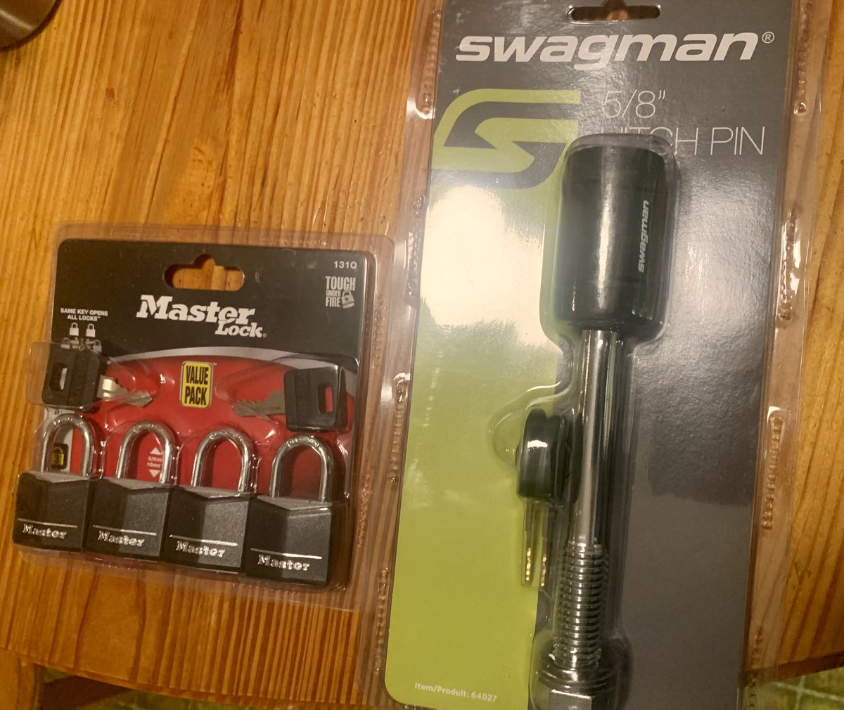jackbteaching's tweet photo. Really? #plastic clamshell packaging in 2022?? Come on. @MasterLockUS #swagman https://t.co/Iozagy0JS7