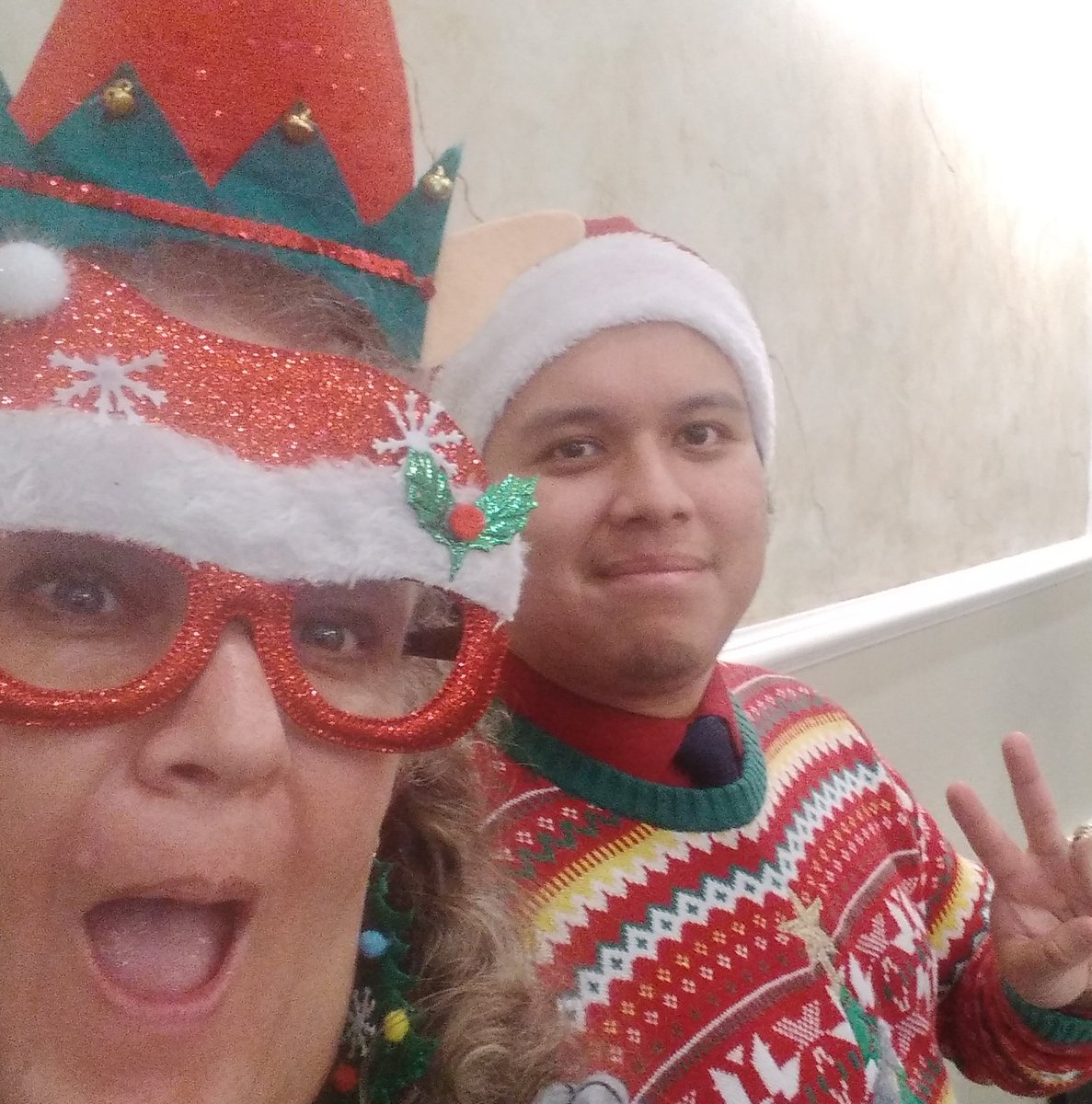 SenoraWBautista's tweet photo. One of our most favorite @cwhs_springisd #SpanishNationalHonorSociety events of the year: Christmas Carols and gifts at a local nursing home! Students donated gifts and decorated cards. The raffle is great fun (don't worry, Santa makes sure to give a gift to everyone)! https://t.co/qIY5XsF5ID