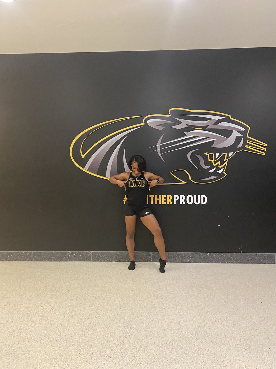 AlexandriaE23's tweet photo. After much talk I am blessed to receive an official offer from @MKE_TFXC ! Thank you @TheISUAndyhatch for the wonderful visit. 
#notcommitted #letswork https://t.co/WCFfLXM3K5
