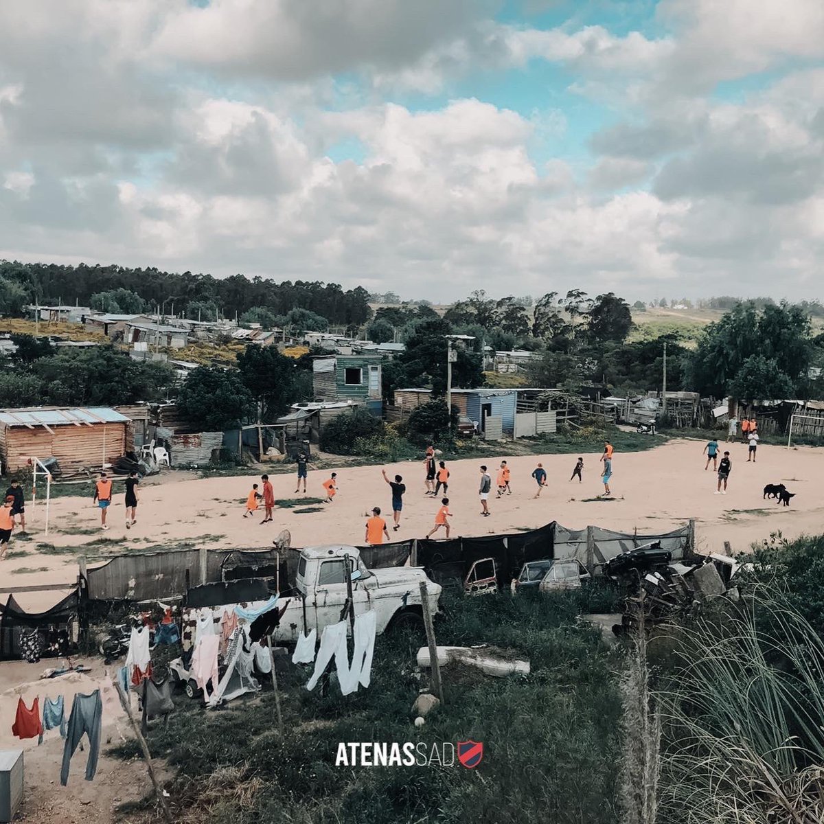 AtenasSAD's tweet photo. Segunda Jornada de integración en Barrio Tizon! 

Segunda jornada junto a nuestros chicos de CFA (Centro de formación ateniense) tuvimos una tarde de fútbol, merienda e intercambio con los chicos del barrio! 

#𝙀𝙡𝙘𝙡𝙪𝙗𝙙𝙚𝙩𝙤𝙙𝙤𝙨🔵🔴 https://t.co/8Uq54rITCj
