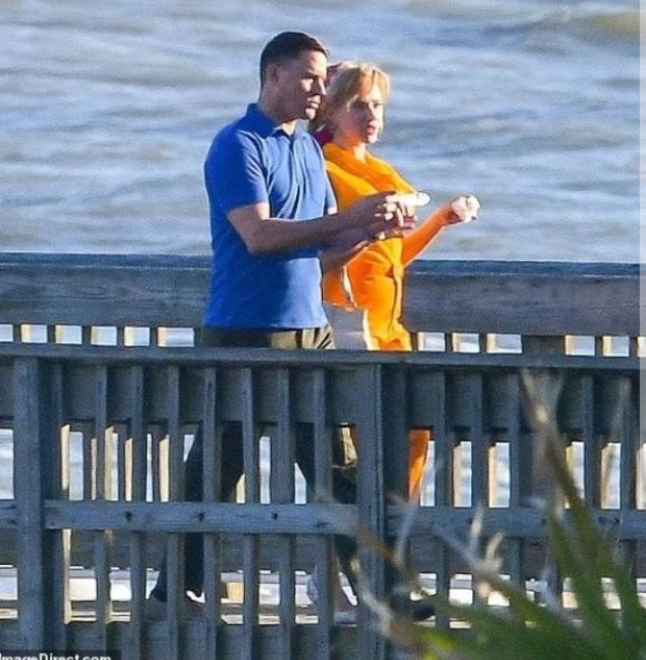 hourlyscarly's tweet photo. scarlett johansson and channing tatum https://t.co/Hvd7OIp5IH