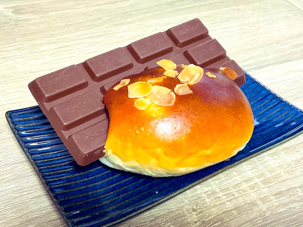 チョコでお馴染みロイズのパン！想像の斜め上を行くフォルムですwww