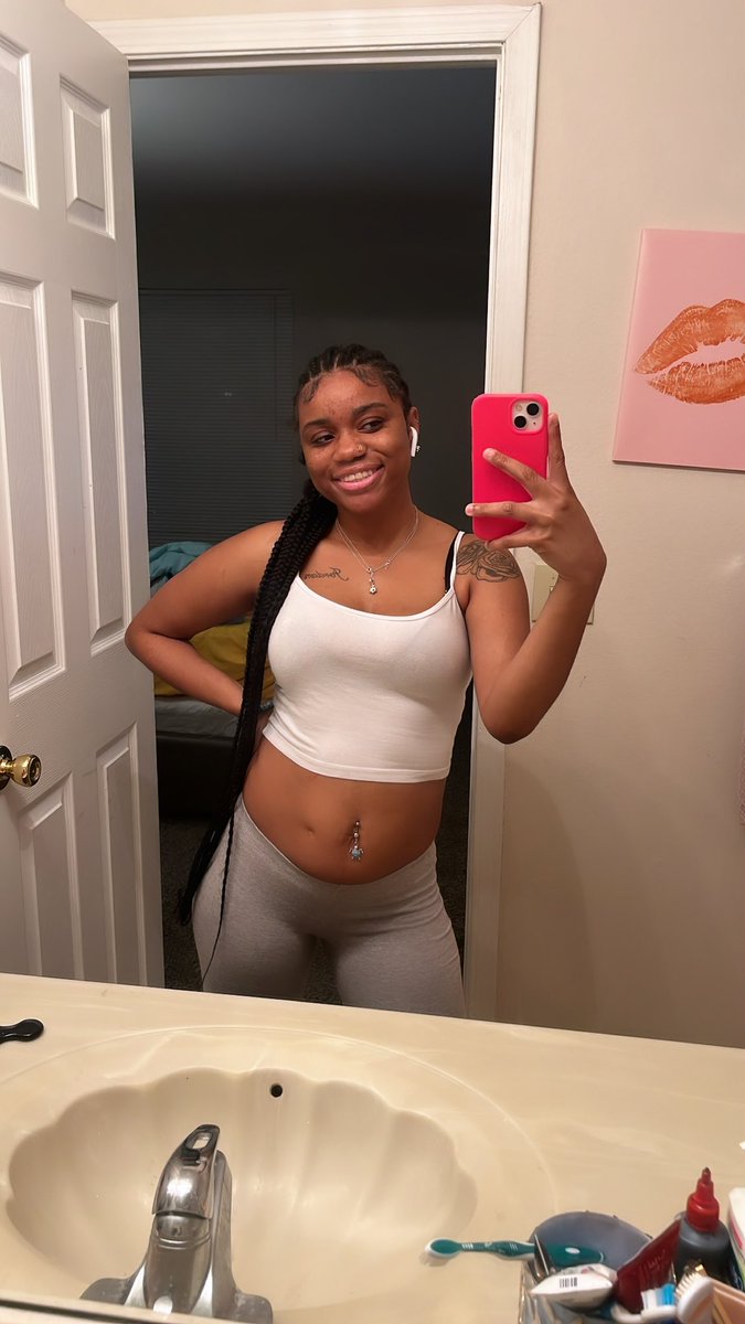 Lexii__G's tweet photo. Weight Slowly Coming Back π https://t.co/kQm837CpDG
