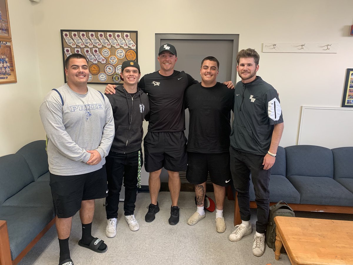 Mike McGlenn (@mikemcglenn133) on Twitter photo I WOULD LIKE TO THANK @Poe_KWU AND @FeautoKWU FOR STOPPING BY OUR SCHOOL TODAY TO TALK TO US FOR NEARLY A HOUR ! LOVED THE CONVERSATION !
<a href="/VHS_Football/">Valencia Tiger Football</a> @Bargas_KWU I WOULD LIKE TO THANK @Poe_KWU AND @FeautoKWU FOR STOPPING BY OUR SCHOOL TODAY TO TALK TO US FOR NEARLY A HOUR ! LOVED THE CONVERSATION !
<a href="/VHS_Football/">Valencia Tiger Football</a> @Bargas_KWU