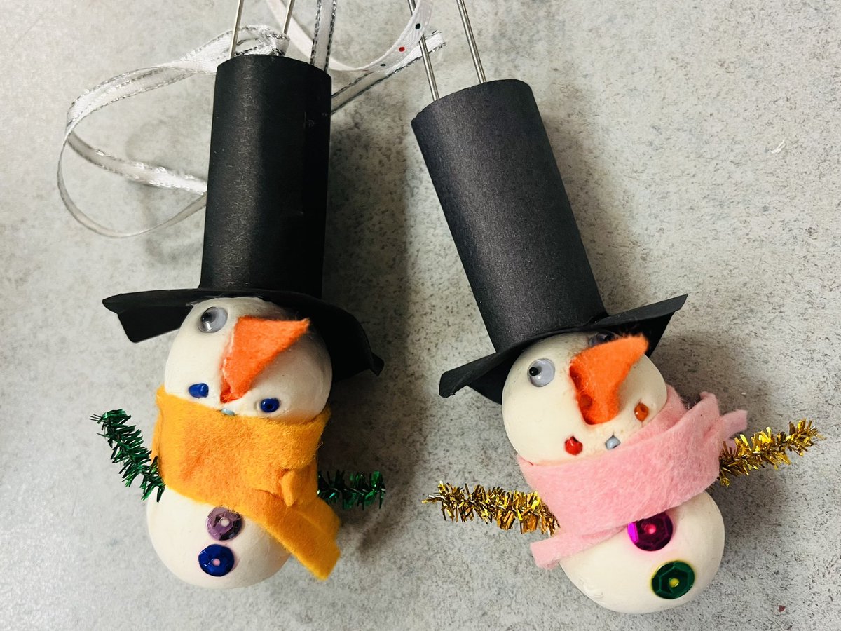 Shannon Green (@greenteachart) on Twitter photo Winter inspired artwork in the OES art room makes it the most wonderful time of the year! <a href="/OESCHIEFS/">Osceola Elementary</a> <a href="/CollierFineArts/">CCPS Fine Arts</a> Winter inspired artwork in the OES art room makes it the most wonderful time of the year! <a href="/OESCHIEFS/">Osceola Elementary</a> <a href="/CollierFineArts/">CCPS Fine Arts</a>