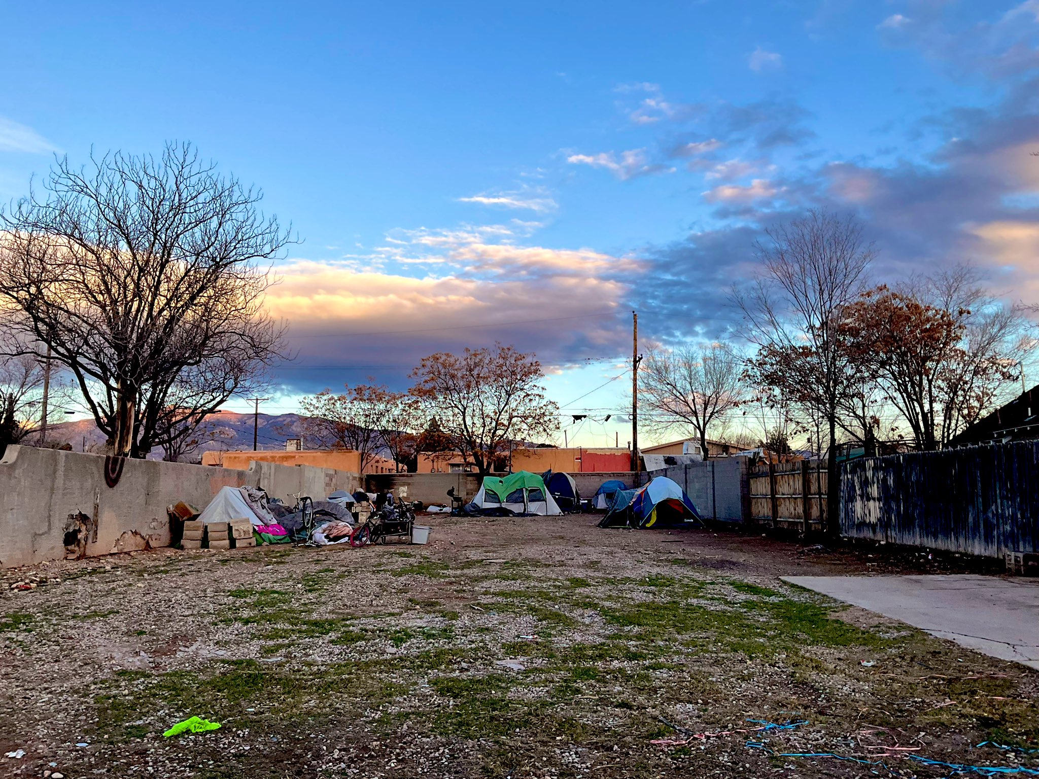 4 pic. I just sold one small abstract for $200. That is good, because I only made $20 online today & have not had much food for years & years, because this is what we started in 1999. #Art #Travel #Photography Inhale, exhale. #ArtForSale This is my hood. #Albuquerque #NewMexico #Artist https://t.co/zbg22dv2Cc