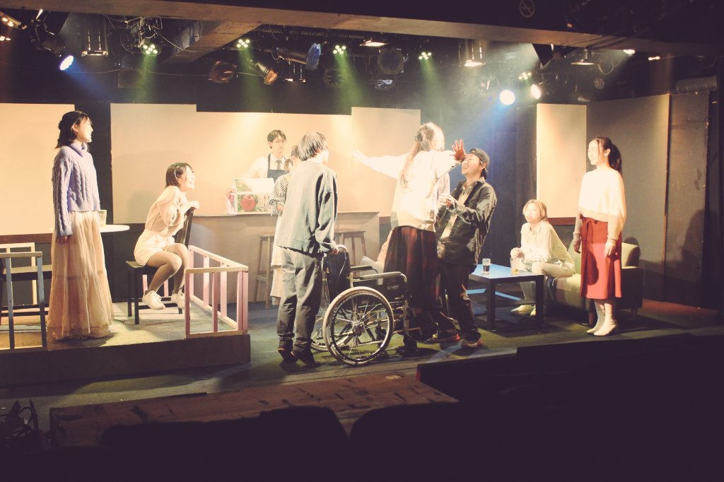 AbtFighter's tweet photo. 舞台「NeverSleep」
写真はお手伝い頂いた、ユメちゃんから。素敵な瞬間をありがとうね。
明かり、素敵だったなぁ。
スタッフさん、役者さんに救われて、無事終えることが出来ました。
来て頂いたお客様、ご感想を沢山書いてくれてありがとうございました。

本当に、ありがとうございました。

FAM https://t.co/nD5sU1G9W7
