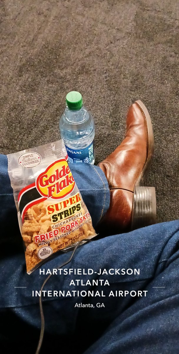 Wannabecowboy1's tweet photo. Dinner on the fly 😉
#goldenflake #ariat #porkskins https://t.co/2yjah5m0wZ