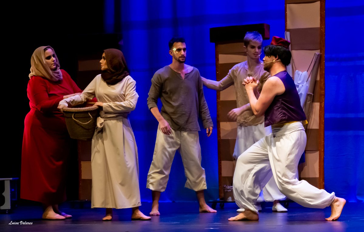 nteatrocarrion's tweet photo. 🧞 𝗔𝗟𝗔𝗗𝗗𝗜𝗡 𝗬 𝗨𝗡 𝗚𝗘𝗡𝗜𝗢 𝗧𝗔𝗡 𝗚𝗘𝗡𝗜𝗔𝗟 🧞
Sube a la alfombra voladora y sobrevuela la ciudad de Agrabah 🌠 Un musical para toda la familia donde disfrutarán grandes y pequeños.
📅 17 Diciembre
🎫https://t.co/DoAaULjJBE
#musicalfamiliar #Valladolid https://t.co/fyf9tP9CKU