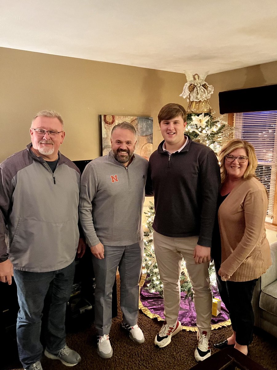 SamSledge1's tweet photo. Thank you ⁦@CoachMattRhule⁩ for a great in home visit! https://t.co/6pql7mNw23