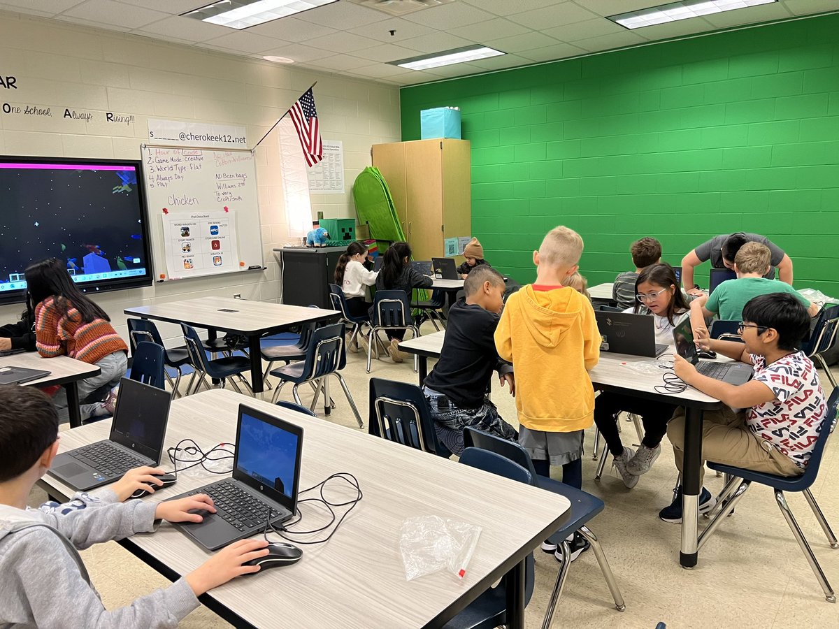 KristenBrooks77's tweet image. 🎉My favorite week each December is this week! #HourOfCode begins as we celebrate #CSEdWeek2022 We are coding in M:EE @PlayCraftLearn #ChickenRain my students ♥️ were engaged in learning! We will also use @MicrosoftEDU #MakeCode, @codeorg &amp;amp; @OsmoCodingJam #CSforALL @susietinker5