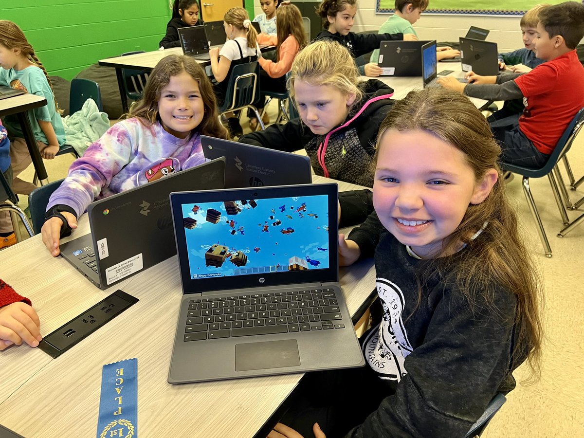KristenBrooks77's tweet image. 🎉My favorite week each December is this week! #HourOfCode begins as we celebrate #CSEdWeek2022 We are coding in M:EE @PlayCraftLearn #ChickenRain my students ♥️ were engaged in learning! We will also use @MicrosoftEDU #MakeCode, @codeorg &amp;amp; @OsmoCodingJam #CSforALL @susietinker5