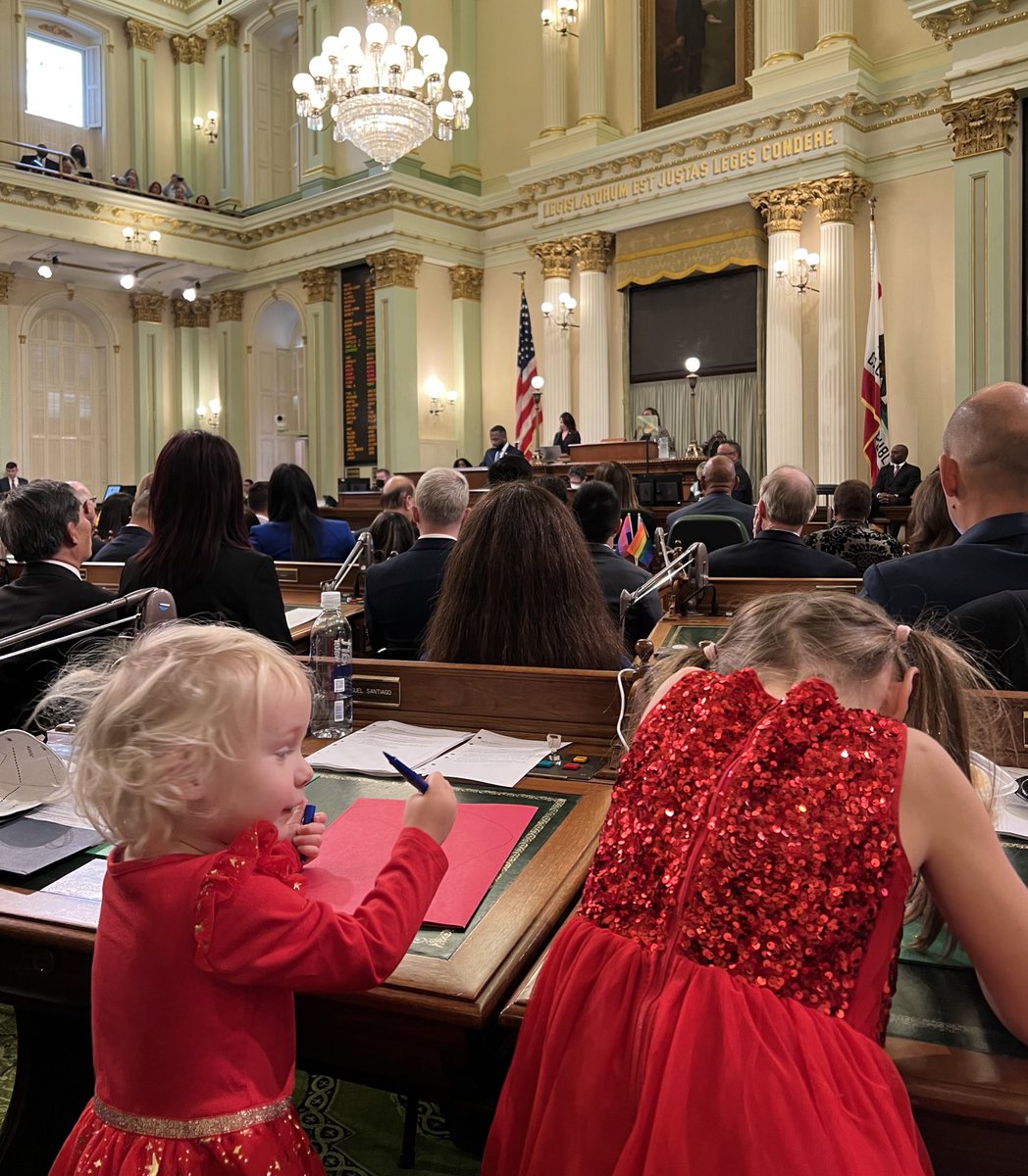 BuffyWicks's tweet image. Today Jojo and Elly joined me in Sacramento as I was sworn in for my third term in the State Assembly. It’s such an honor to continue this work on behalf of the people of the East Bay — now as the member representing #AD14! Let’s get back to it! #caleg