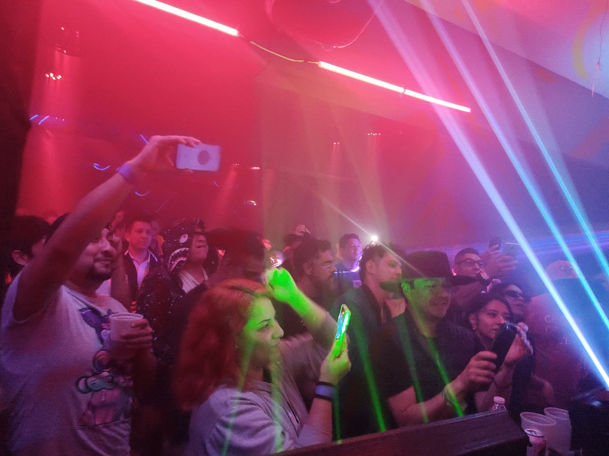 CEpuntoTV's tweet photo. Excelente noche que pasamos con @djanthonypappa, quien tomó el control del Club 16 en el Centro Histórico de la CDMX, haciendo retumbar con bomba tras bomba de temazos en su set 🎧🎵 que nos hizo mover el esqueleto sin parar.
#anthonypappa #dj #eventodemusicaelectronica #djs https://t.co/gx9z2C4Ci0