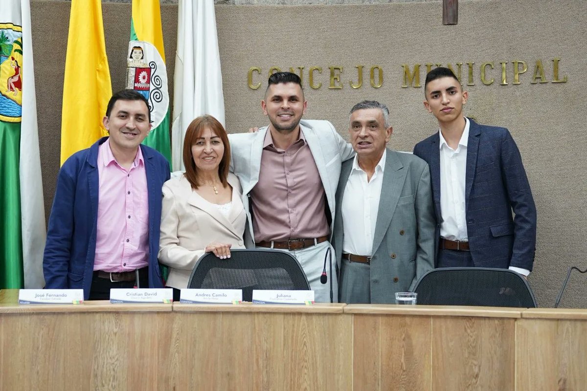 andresarcilap's tweet photo. 💙🇱🇹¡Solo puedo decir GRACIAS DIOS! 
Hoy fui elegido por unanimidad de votos como presidente del concejo de mi ciudad #Itagüí año 2023.
A mi familia y amigos GRACIAS por su apoyo incondicional:
@SenadorTrujillo @andreslopezram @DanielRestrepoC @Johacastanov
 #EquipodeAntioquia 💪🏼 https://t.co/JZVfFuPUZZ