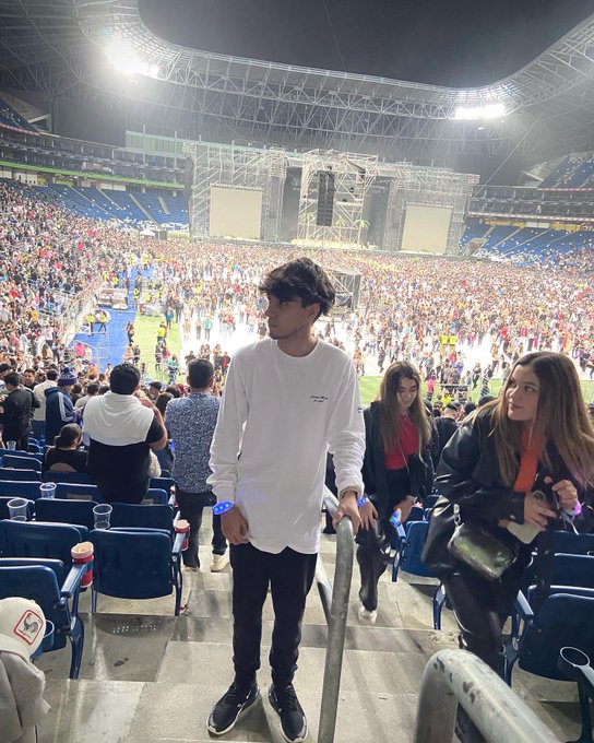 Viviendo un sue&ntilde;o, #BadBunny https://t.co/JWCFTnuUzL<a href="/tag/badbunny"class="tags">#BadBunny</a>