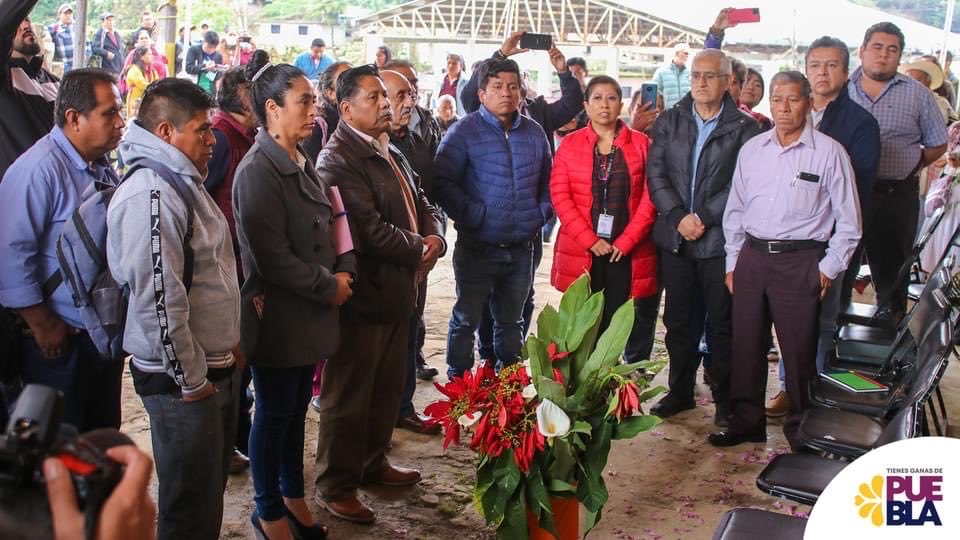 IndigenasGobPue's tweet photo. El Gobierno de Puebla, a través #IPPI , en coordinación con el @Imss_Pue y autoridades comunitarias, 🤝 inauguró las actividades de capacitación del Centro de Bienestar Integral Social #CBIS “Héroes del 5 de Mayo” en la comunidad de Xocoyolo.
📸🗞 https://t.co/yVubvtpGp6 https://t.co/62kVEuN8Iy