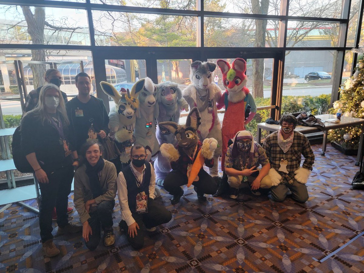 Springy11311482's tweet image. I loved my first con #MidwestFurfest2022  i cant wait to go again next year. I plan to do another shirt signing again to collect memories because i love to. Thank you to everyone that signed my shirt