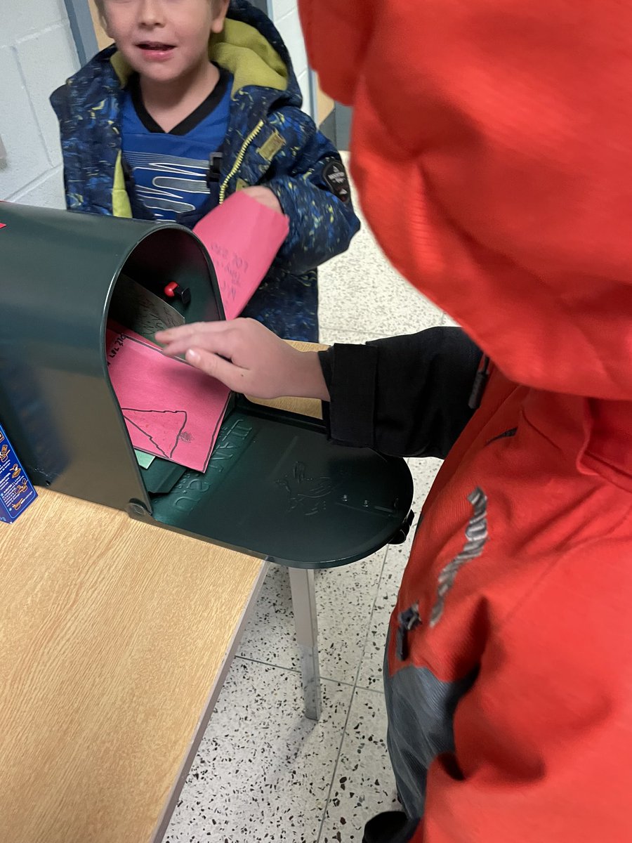 The Wyevale Holiday postal service is back up and running so we jumped at the chance to send happy mail. <a href="/SeanEaleyEDU/">Sean Ealey</a>