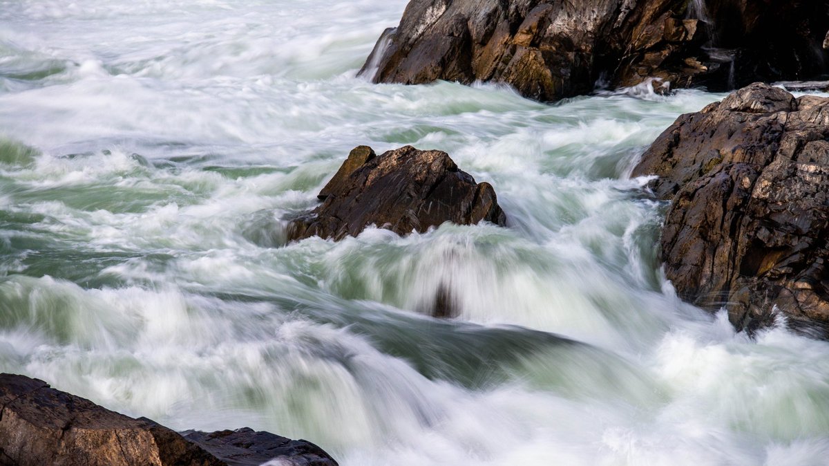 ChrisRiefPhoto's tweet photo. 🪨 🌊 ⁣⁣
⁣⁣
📍 @COcanalNPS #FindYourPark @CanalTrust #CanalTrust #MomentOfZen @bluelightngbear 💙⚡️🐻 #NationalParkGeek #IBrakeForBrownSigns #ParkChat @TravelMD #MDinFocus @capitalweather @TheNationsRiver #NationalPark #GreatFalls #PotomacRiver #Nature #Water #WonderCalls https://t.co/mhQ5OLbIbw