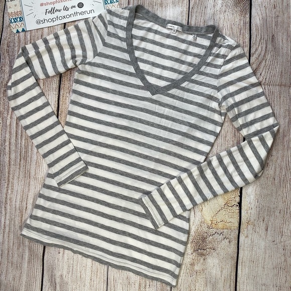Sashalb29's tweet photo. So good I had to share! Check out all the items I'm loving on @Poshmarkapp from @devilangel11795 #poshmark #fashion #style #shopmycloset #vince #mossimosupplyco #eileenfisher: https://t.co/9R0VRqwafe https://t.co/OywAQy8xzp