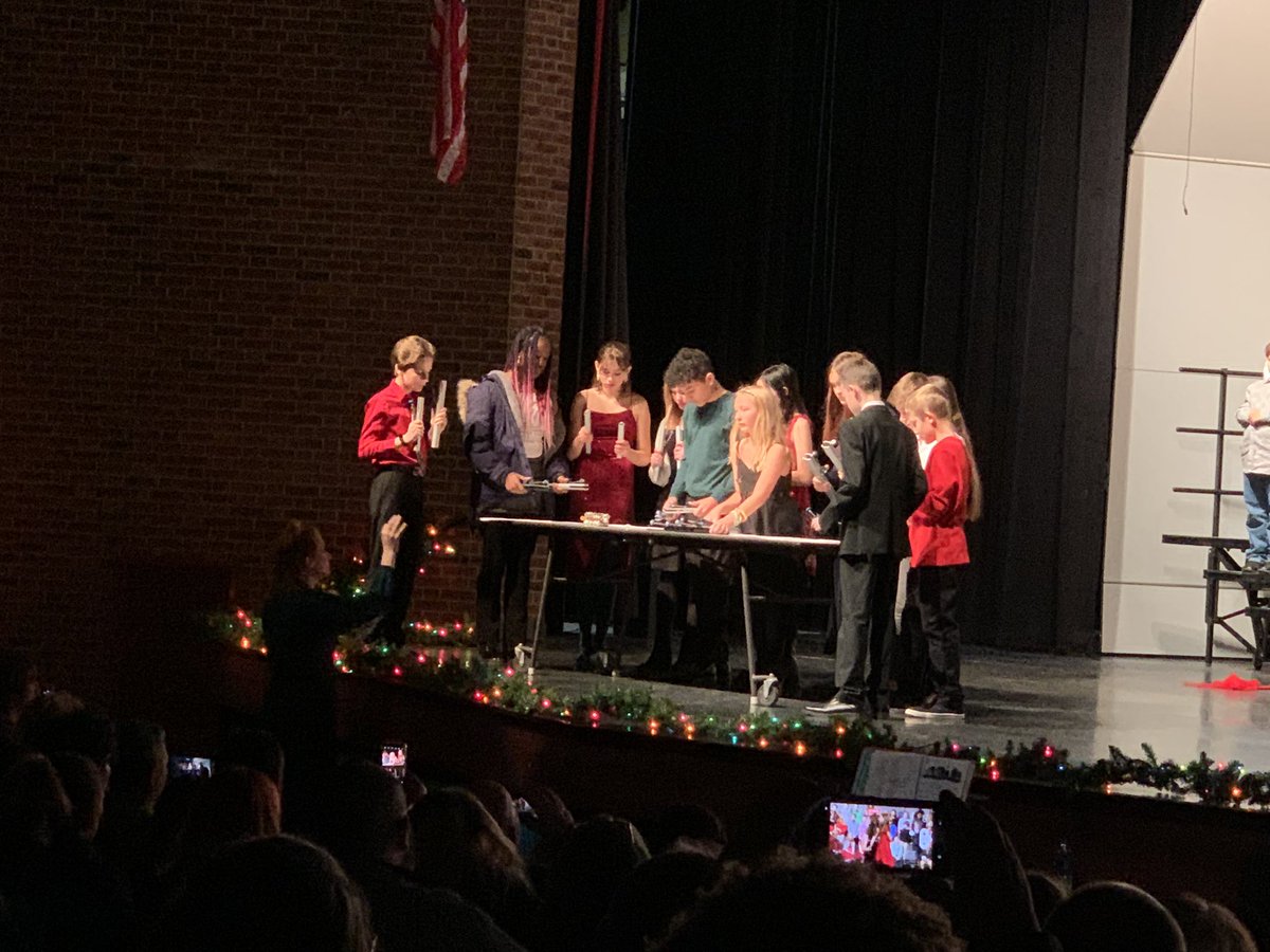 JodiLombard's tweet photo. Incredible Christmas concert tonight by the #teamtwain Comets! 💫 Wow! Excellent work Mrs. Paradowski!! #fraserfamily 🎄🎅🏻🎶 https://t.co/vGvTYoicID