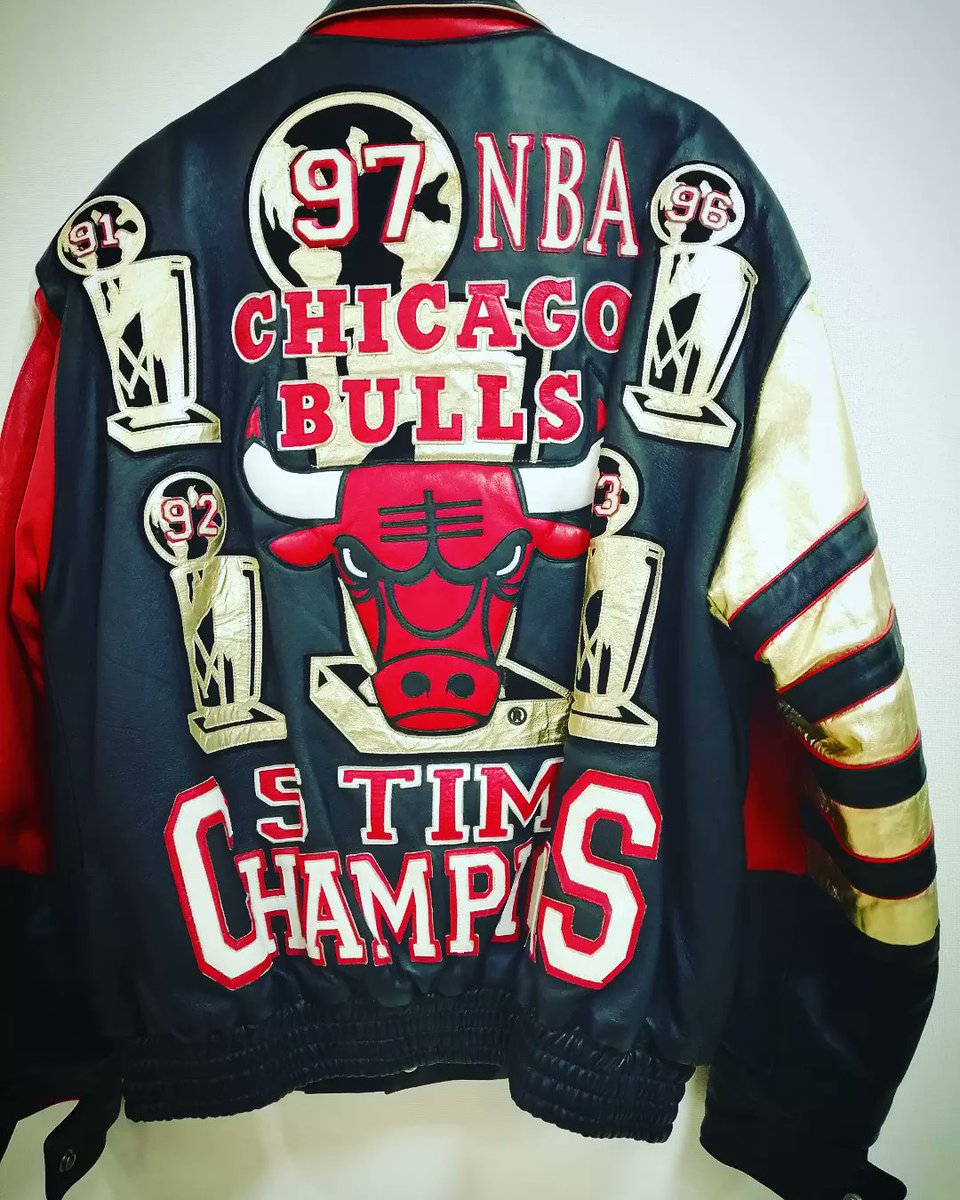 modeoff_odawara's tweet photo. 入荷🏀CHICAGO BULLUS
NBA 97 ジェフハミルトンデザインレザージャケット
#jhdesign #シカゴブルズ
#us古着 #古着屋 #ヴィンテージ https://t.co/rv7Rp8anpD
