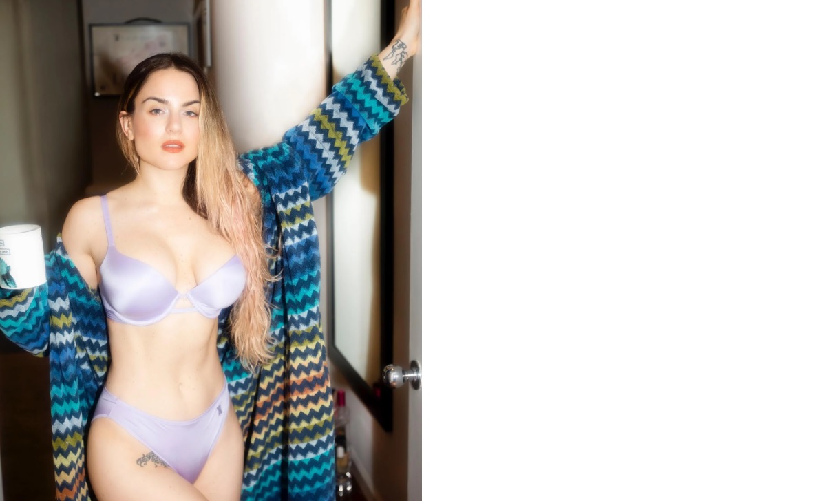 Happy Birthday Joanna Jojo Levesque ! 