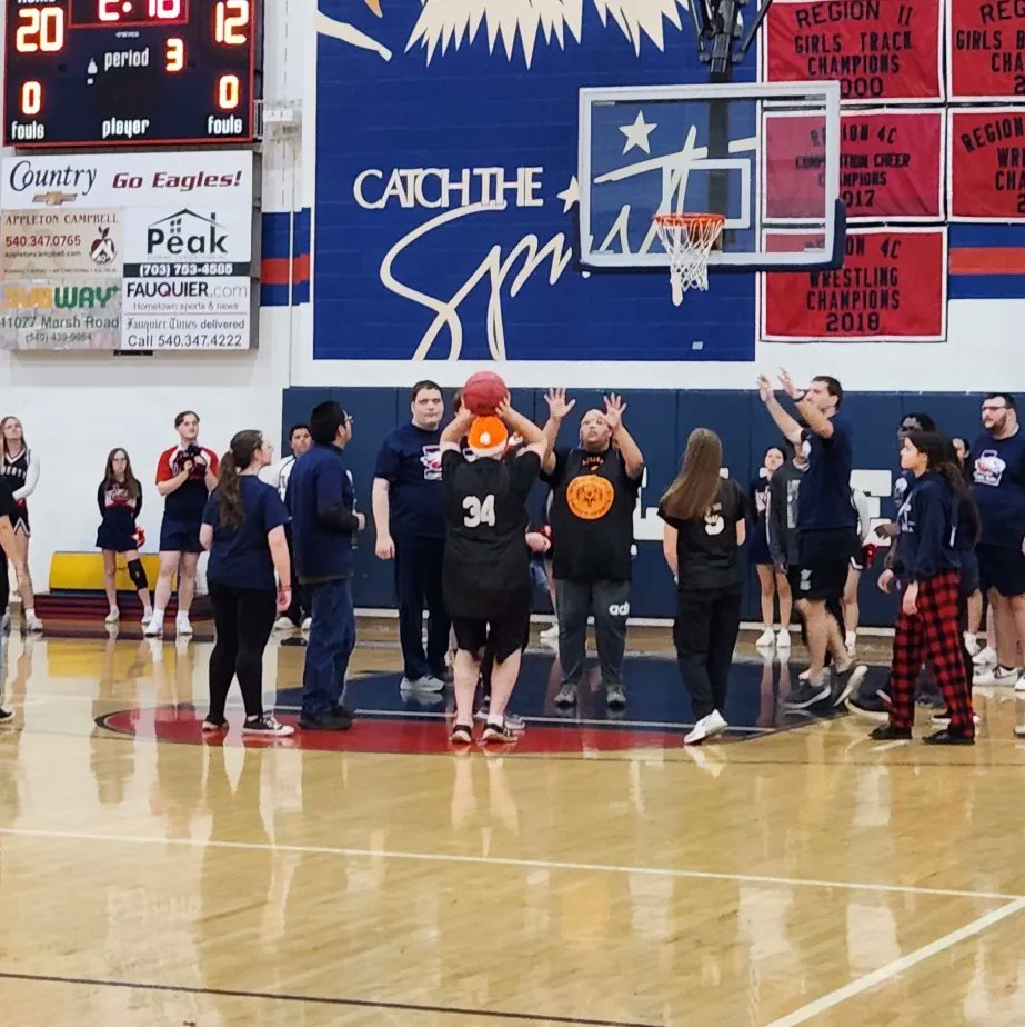 Season opener for our Unified bball team @LHSADDept vs @LHSEagleChamps.  Thank you for hosting!   We are champioms together! @BrentsvilleSpo1 #unifiedsports #unifiedbasketball #unifiedphysed
