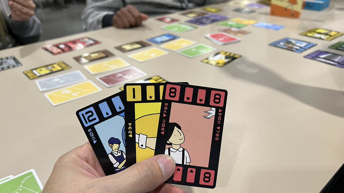 WatchItPlayed's tweet image. Oh, this was fun! Was taught Wind The Film (a game I’ll now be hunting down) by @bishopbroly - an abstract card game with a theme that really does work. An aces teach by Dwayne, and so good to play with Jeff &amp;amp; Jamie during the show. @fosterthemeeple