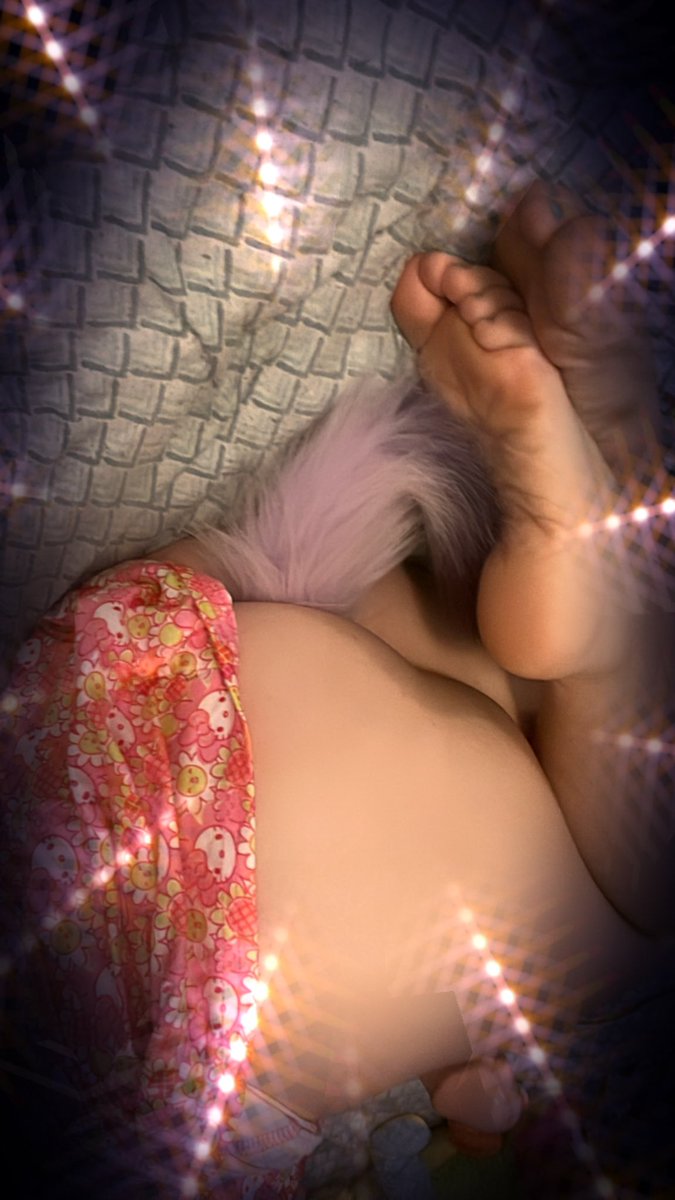 Lustfulkitten93's tweet photo. Kitty kitty meow https://t.co/hPxawChbai