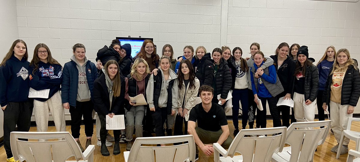 jay_zealand's tweet photo. Huge thanks to @TaylorStaden for helping these @BarrieSharks step up their mental readiness in sport and life!!! https://t.co/LbuLxhmHAE