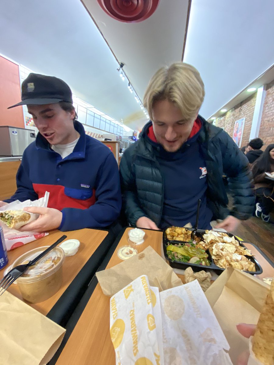 CiaraMurpphy's tweet photo. Big #edpt200 shawarma send off! Gonna missy this class #ripinchat @edptguru @SamStourton3 https://t.co/NYGsBHC9LF